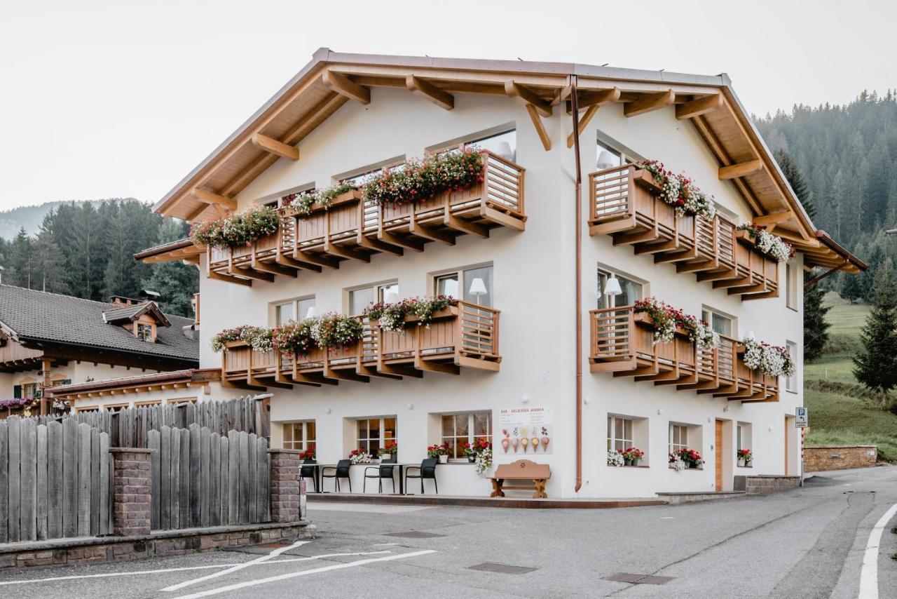 Garnì Aurora Bed&Breakfast Soraga Esterno foto