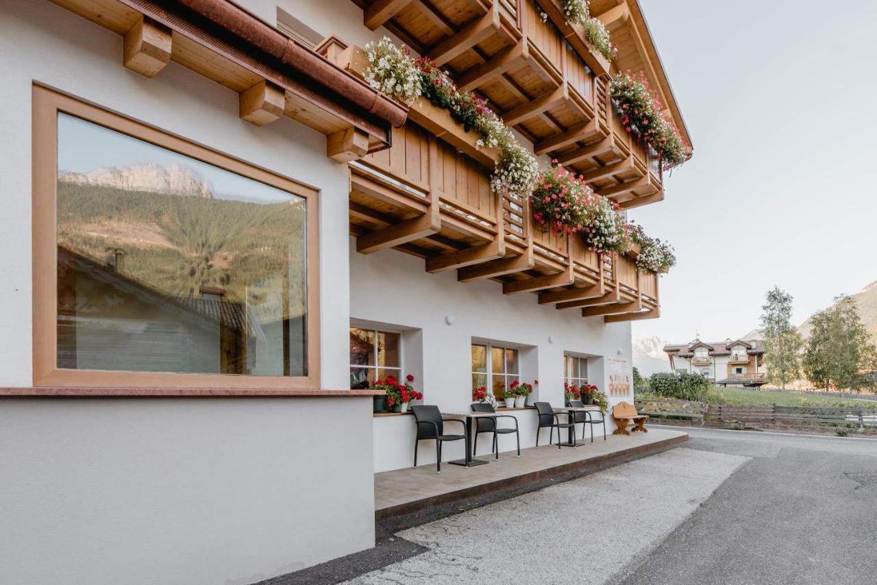 Garnì Aurora Bed&Breakfast Soraga Esterno foto