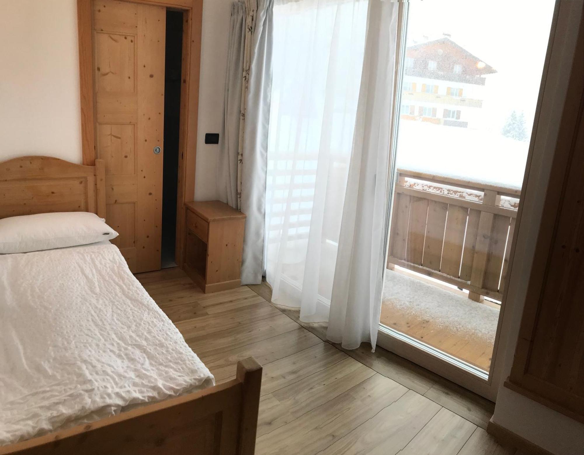 Garnì Aurora Bed&Breakfast Soraga Esterno foto